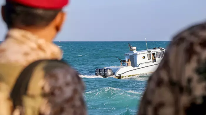 سباق الظلال..كيف تدير إيران شبكات السلاح والمواجهة الجيوسياسية من البحر الأحمر إلى القوقاز والخليج؟