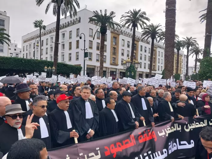 المحامون يرفعون السقف والرباط تشتعل بمعركة التصعيد ضد قانون المهنة