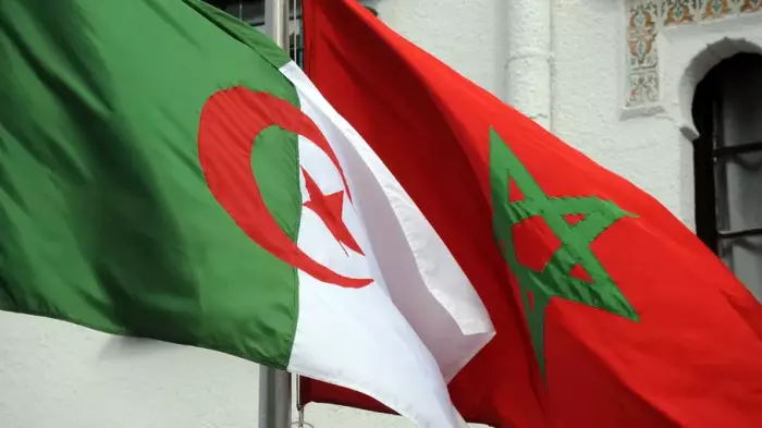 في خطوة غير محسوبة الجزائر تطرد دبلوماسياً مغربياً وسط تصاعد التوتر بين البلدين