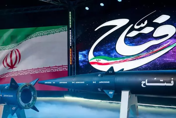 إيران تشعل فتيل "الوعد الصادق 3".. وسماء الاحتلال تشتعل بصواريخ "فتاح" الخارقة