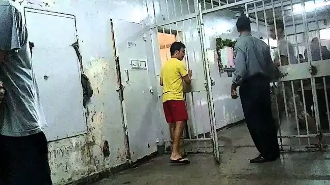  الدولة تُعلن عن تخفيض عقوبات المجرمين بينما يغرق المجتمع في الإهمال والفوضى و3673 سجيناً يغادرون السجون