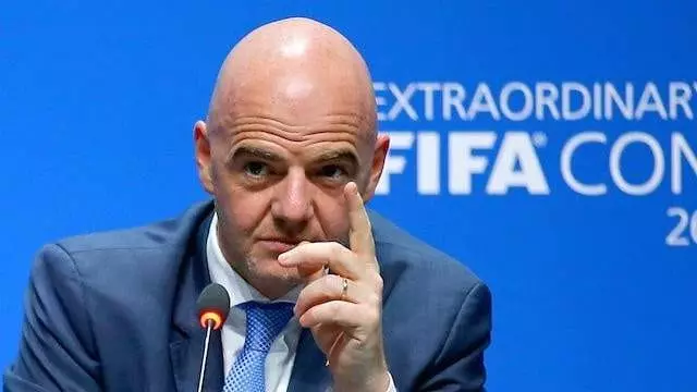 رئيس الفيفا يخرج عن صمته وينتفض في وجه منتقدي آخر نسخة من المونديال وهذا نص رسالته النارية 