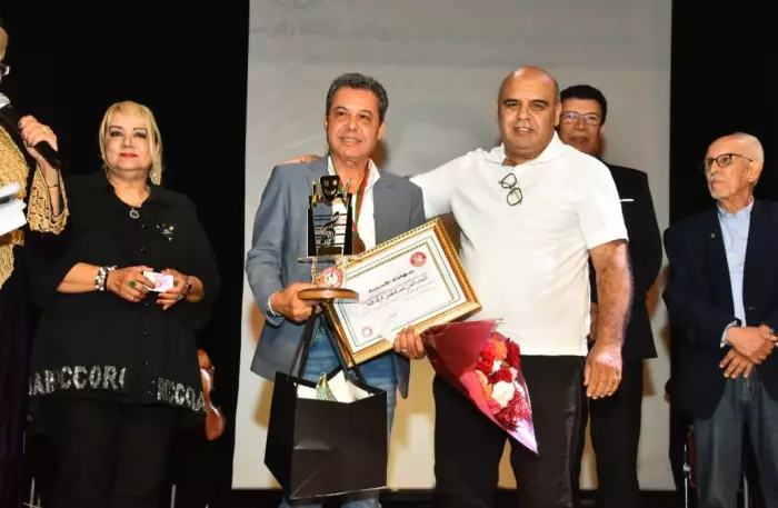 حفل فني مميز بالرباط يكرم الفنان "عبد الكبير الركاكنة" ونخبة من الفنانين والإعلاميين