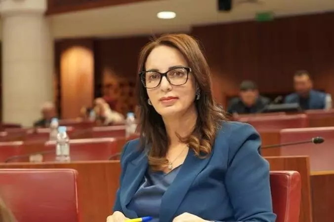 الحكومة تُبرر إعفاء ماديحة خيير وتدفع باستكمال تنصيبها الدستوري