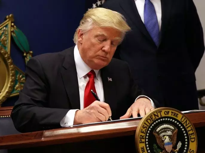 التفاصيل الكاملة لآخر قرار متشدد أصدره ترامب والذي جر عليه غضب العالم وهل يتراجع عن قراره بعد الضغوط الحقوقية؟