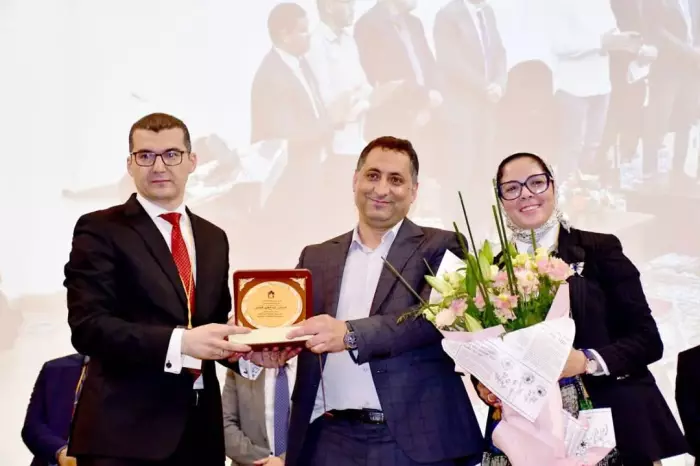شموخ الكبار في ميدان العدالة تكريم "عبداللطيف الشنتوف" ووداع "عبدالرزاق الجباري" على إيقاع الاحترام والعرفان