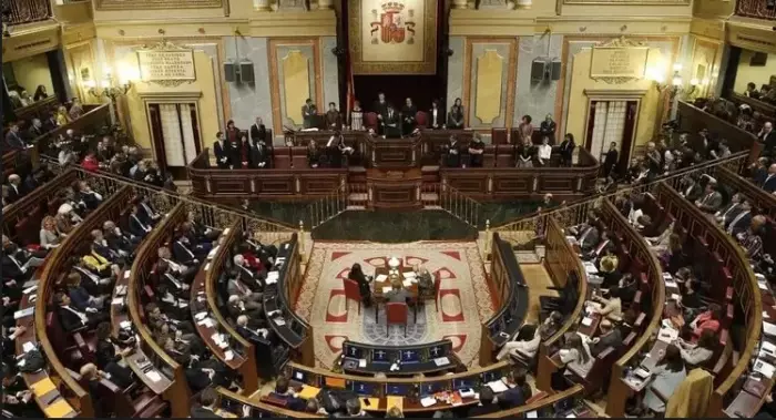 البرلمان الإسباني يفتح باب الجنسية للصحراويين ويشعل جدلاً سياسياً واسعاً