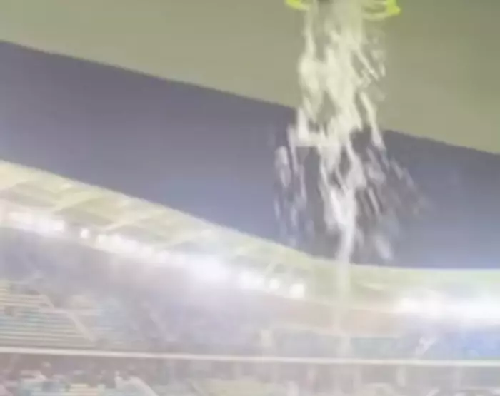 شلالات "لقجع" بالملاعب تكشف زيف الإنجاز الرياضي