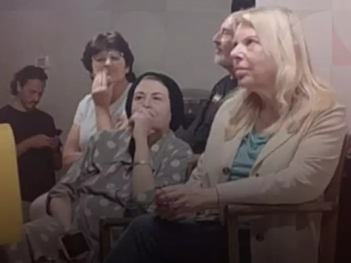  "سارة نتنياهو" تهرول من صالون التجميل إلى المخبأ أرضي