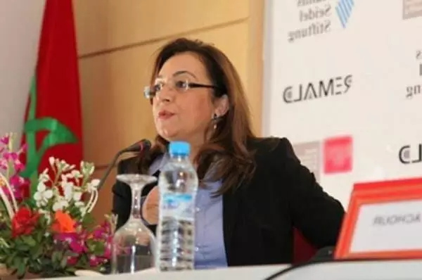 "نادية البرنوصي" تفكك بنية السلطة وتعيد تعريف المفاهيم