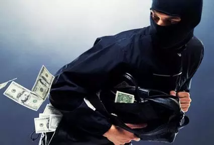 التفاصيل الكاملة للخطة السحرية التي اعتمدها مستخدم ببنك للسطو على أموال الزبناء 