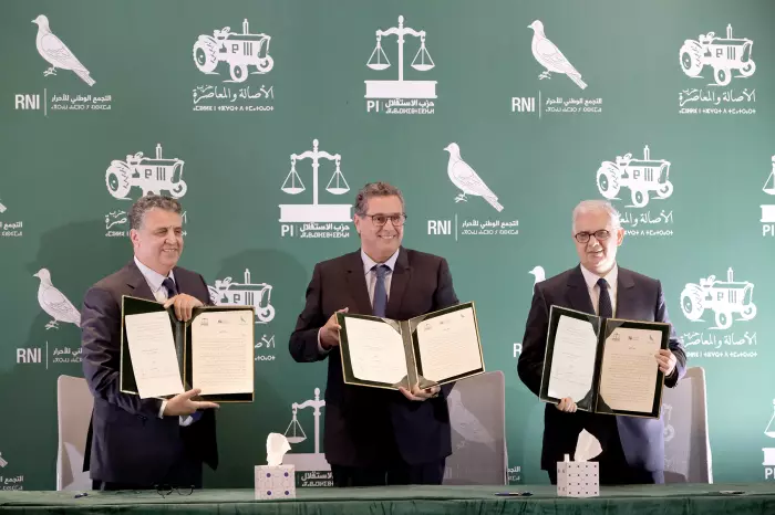  حرب صامتة داخل حكومة الرباط وحلفاء أخنوش يتهمون "الأحرار" بإطلاق حملة انتخابية مبكرة واحتكار إنجازات الدولة