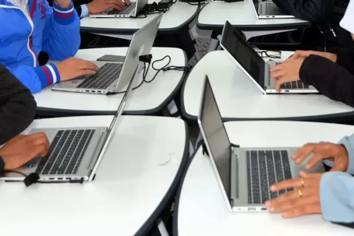 وثيقة صادمة عن عقول الحواسيب وتقدم الذكاء الصناعي الذي يعيد كتابة قواعد الواقع