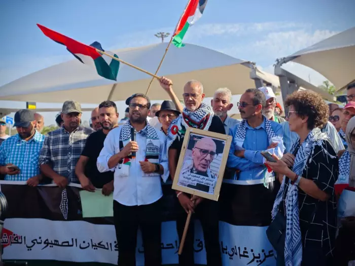 عودة الأبطال من سجون الاحتلال..استقبال مهيب لعزيز غالي وعبد العظيم بن الضراوي بمطار محمد الخامس