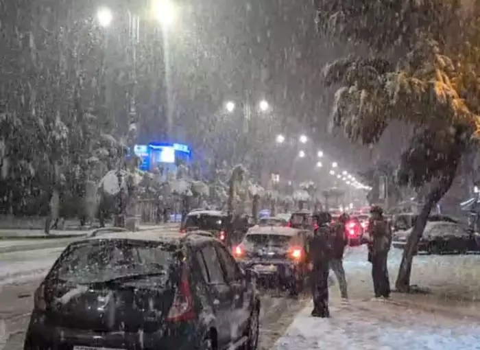 العاصمة الشرقية وجدة تلبس ثوبها الأبيض بعد عشرين سنة