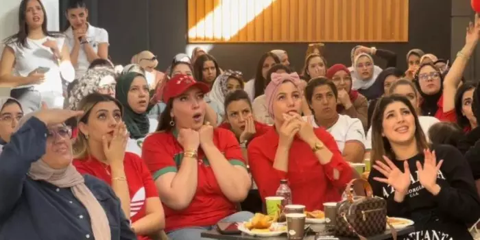 برلماني يفضح مقاهي وفنادق تستنزف جيوب المغاربة أثناء مباريات المنتخب بمونديال أمريكا 2026