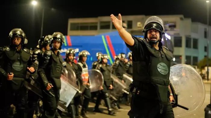 “Una diáspora atrapada entre un Estado ausente y países de acogida que la explotan: investigación sobre el colapso silencioso de la identidad marroquí en el extranjero”