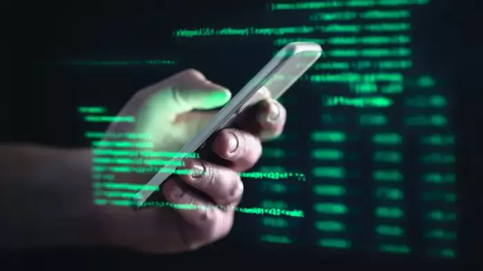 إعلان مزيف يقود إلى اختراق خطير.. كيف تحوّل ClickFix المستخدم نفسه إلى أداة لاختراق جهازه؟
