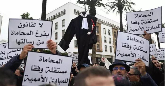 قانون المحاماة يُثير عاصفة حقوقية واتهامات بتمرير تراجعي يمس استقلال الدفاع ويقوض ضمانات العدالة