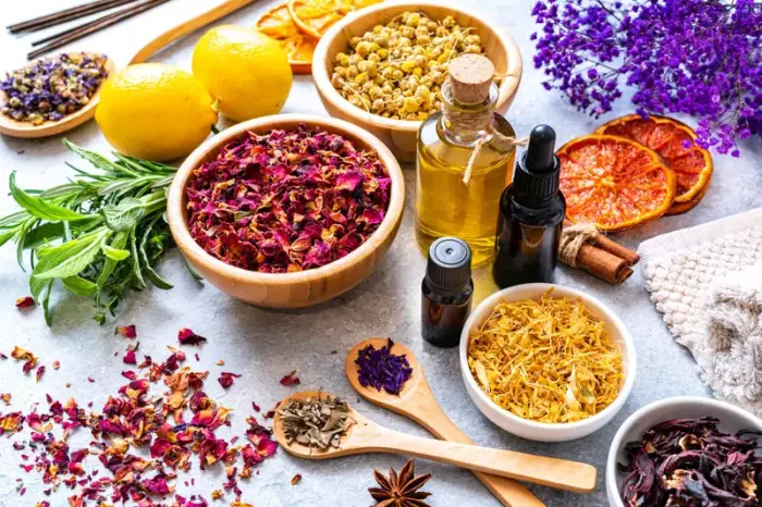 عطور خريف 2026 تبتعد عن الحلوى وتفتح الباب أمام القهوة والشاي والزعفران