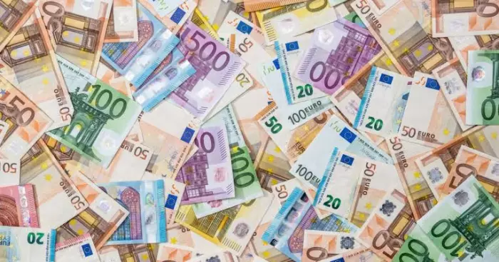 أموال الجالية تحت الضغط وأوروبا تشدد الخناق وتحويلات مغاربة العالم تواجه منعطفاً حاسماً
