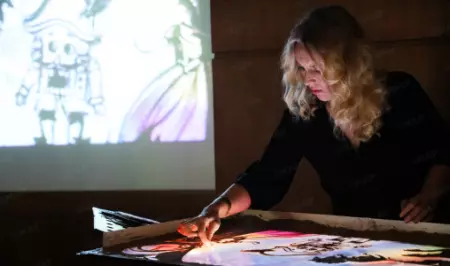 حين تهمس الرمال بالضوء فيلا الفنون تصنع الحلم في عيون الأطفال