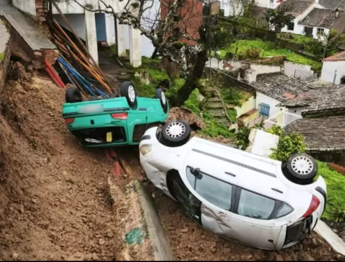 عاصفة "ليوناردو" تخلف خسائر كبيرة في إسبانيا