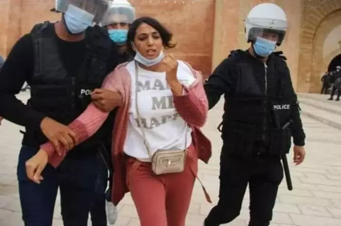 نساء شابات تُدين الأحكام الجائرة ضد نزهة مجدي وسعيدة العلمي وتطالب بالإفراج الفوري عنهما