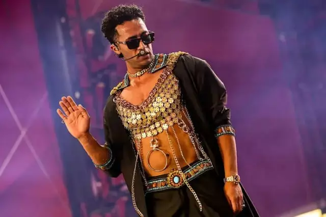 إقصاء مغنيين/ات مغاربة وجدل افتتاح يشعل الغضب قبل "كان المغرب"