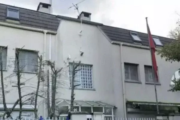 تخريب قنصلية المغرب بأورلي يُشعل الغضب والأمن الفرنسي يوقف 03 مشتبه فيهم مقربون من البوليساريو