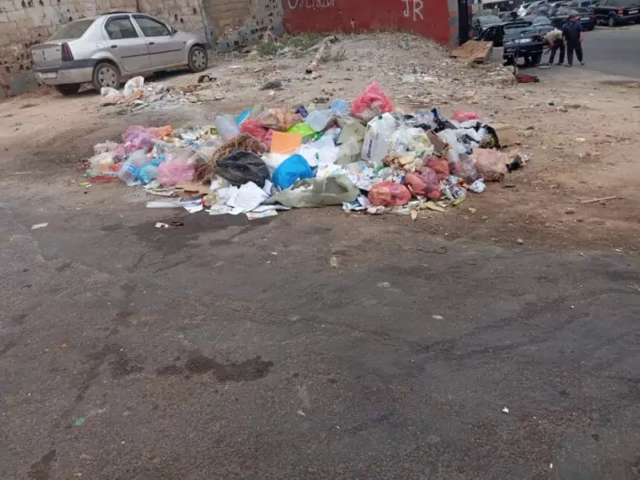 الجديدة..أكوام النفايات تشوه وجه المدينة السياحية في عز الموسم الصيفي