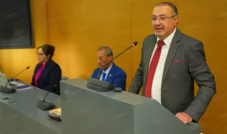 حين ينقش التاريخ على المعدن.. متحف بنك المغرب يخلد المسيرة الخضراء بذاكرة فنية خالدة