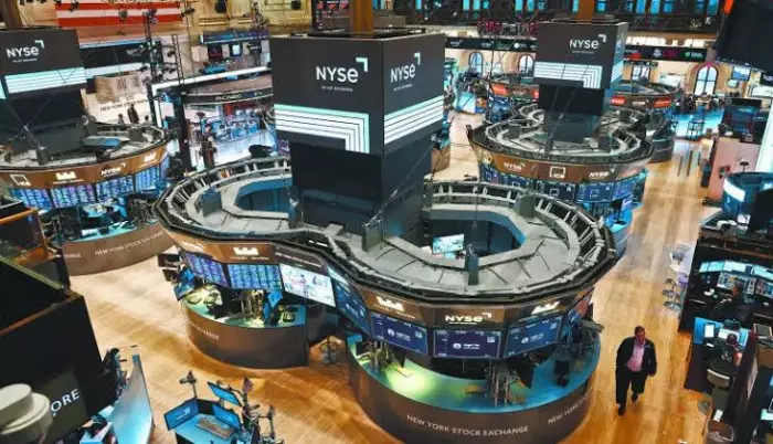 أسواق السندات العالمية تهتز والحكومات تواجه فاتورة ديون تتصاعد