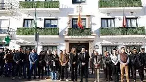 صمتٌ قنصلي يوجع أكثر من الفاجعة..مسؤولون محليون بإسبانيا يتحركون والبعثة المغربية في الجزيرة الخضراء خارج التغطية