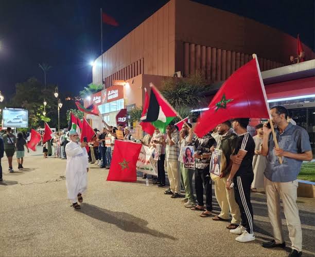 غضب عارم في مراكش والمغاربة يُطاردون وزيرة نتنياهو بالاحتجاجات