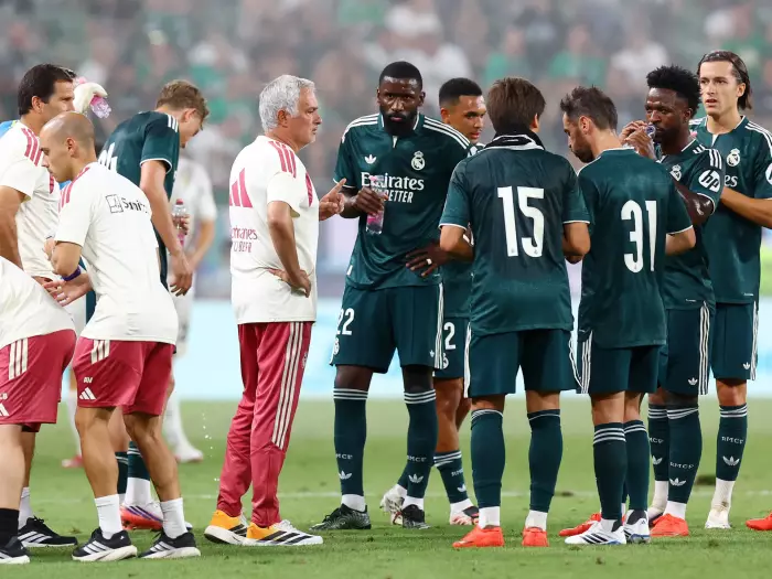 مورينيو يسلّح ريال مدريد ومبابي والوافدون الجدد يشعلون مواجهة شالكه