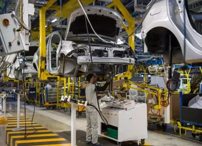 صادرات السيارات تقود الاقتصاد المغربي نحو الصدارة رغم العواصف الدولية