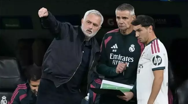 مورينيو يرفض رحيل إبراهيم دياز ويحسم مستقبله مع ريال مدريد